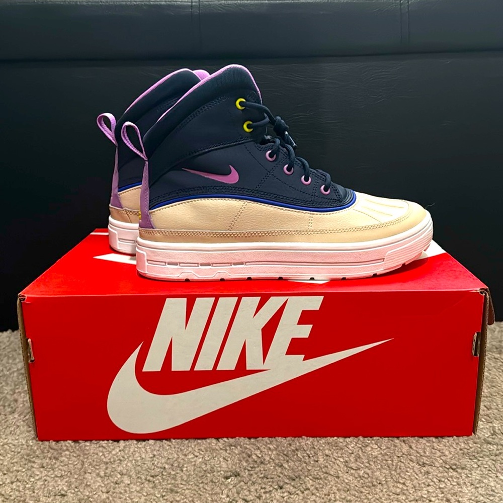 NIKE Boots NWT Women’s 7